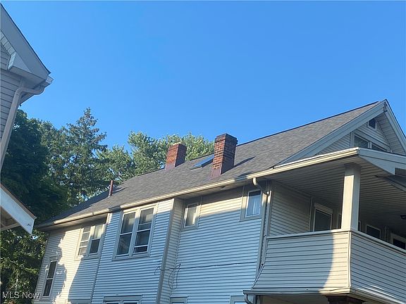 3rd image of 16809 Grovewood Ave