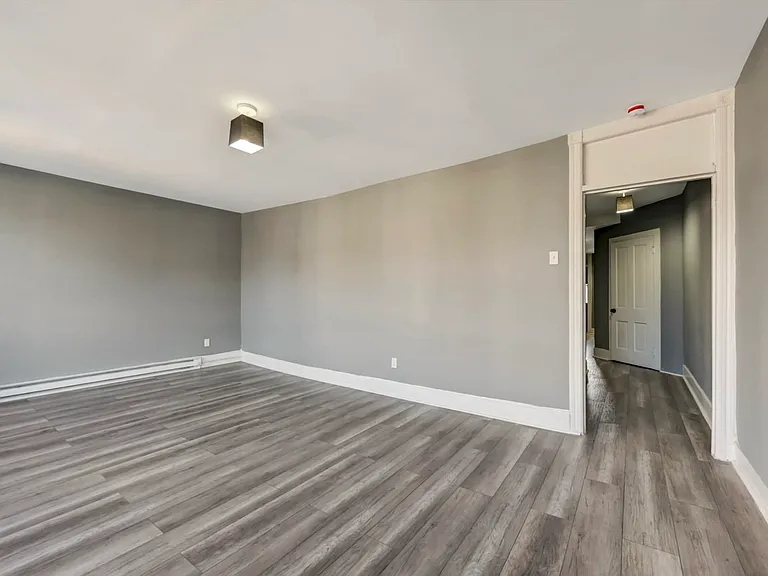 128 E Broad St #C — Photo 5