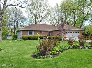 1913 Annettes Cir, Sugar Grove, IL 60554