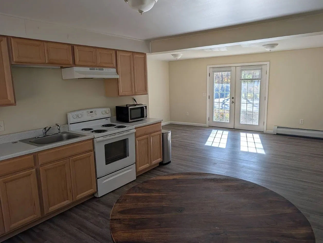 2 bed, 800 sqft, $1,800 — Photo 4