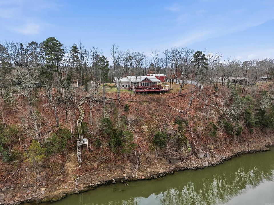 1st image of 906 Stony Point Rd