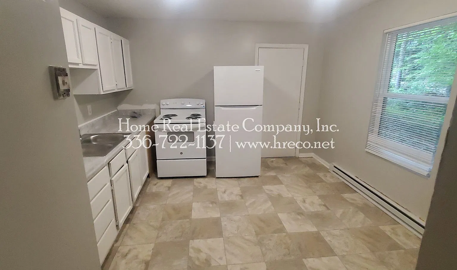 4271 Mineral Avenue Apt B — Photo 3