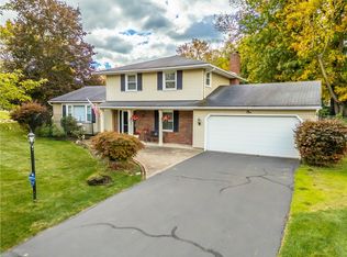 1 Cypress Cir, Fairport, NY 14450