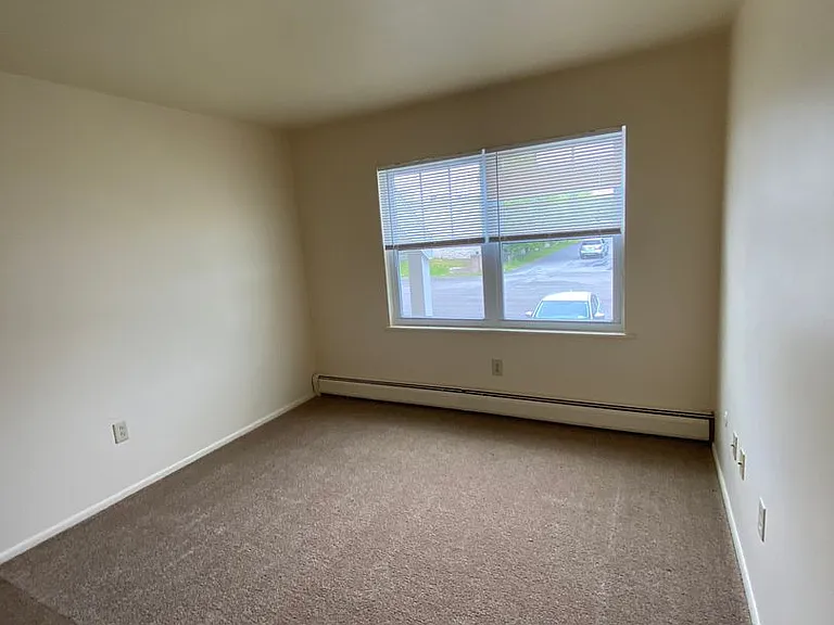 300 Sheridan Park — Photo 48