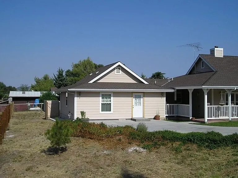 1055 Tishlini Ln #2 — Photo 1