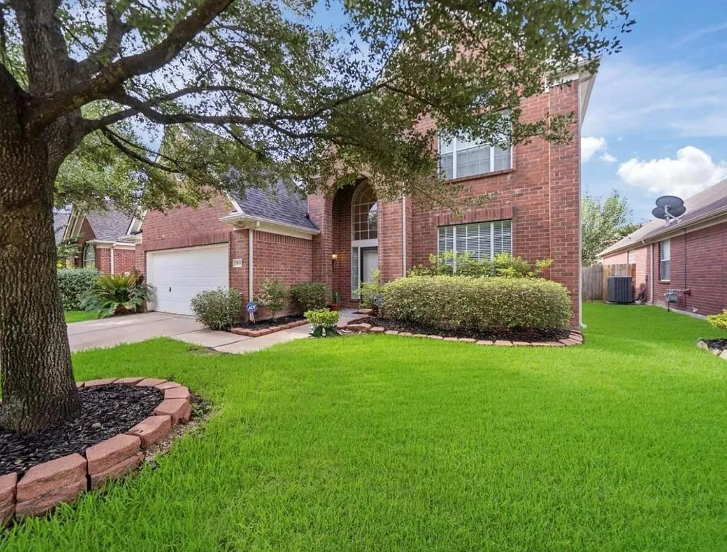 4 bed, 2.5 bath, 2479 sqft, $2,500 — Photo 4