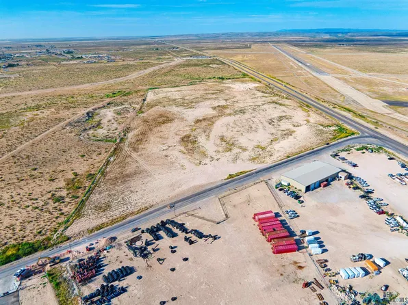 1401 W Derrick Rd, Carlsbad, NM 88220