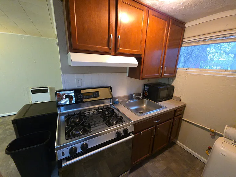 1437 Ingalls St #B — Photo 4