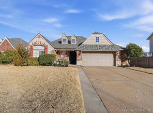 1703 S Desert Palm Pl, Broken Arrow, OK 74012