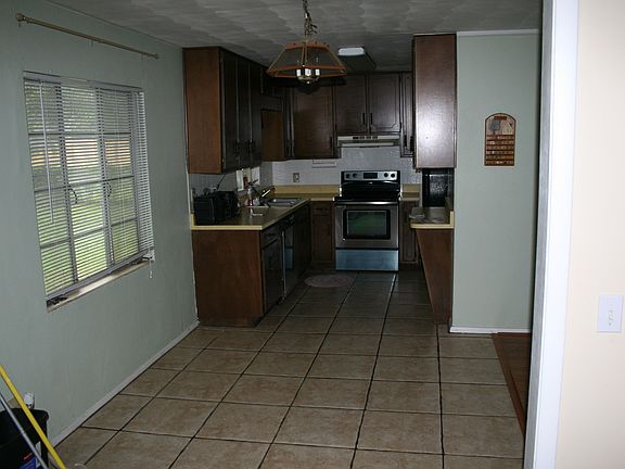 5th image of 1004 Julia St E