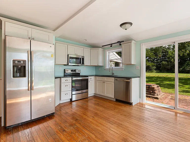 5820 Chamberlain Ln — Photo 34