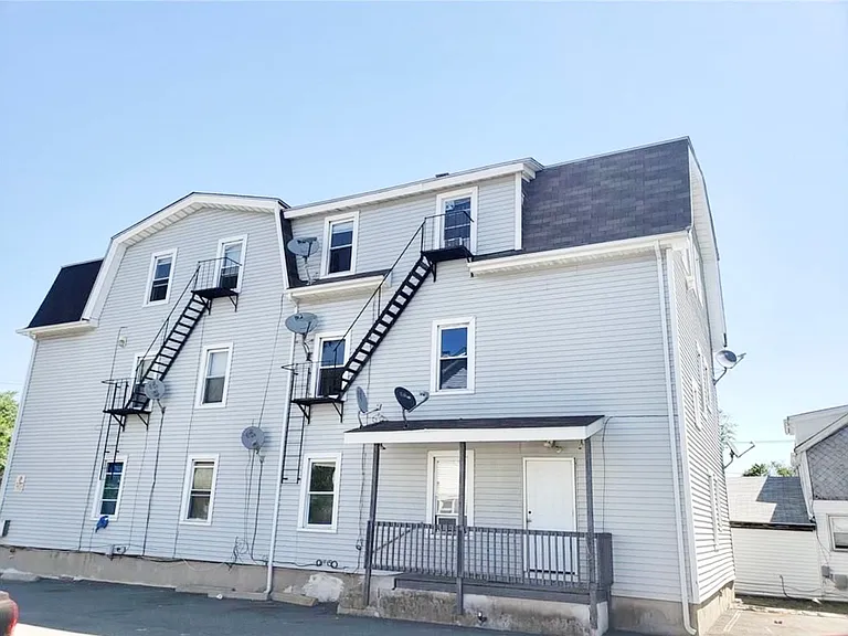 22-24 Lawn Ave #1R — Photo 19
