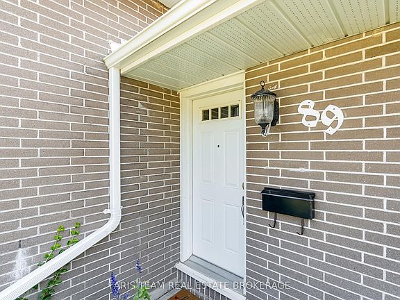 3rd image of 89 Steel St
