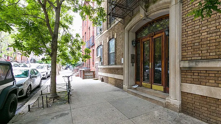 Rented by Avenues Real Estate | media 10