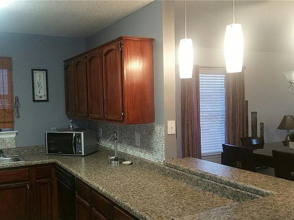 4th image of 406 Duskwood St