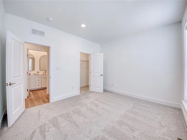 304 Highbridge Ln — Photo 28