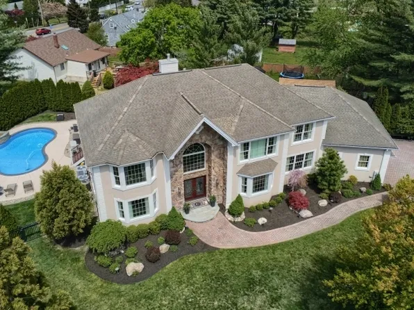 17 Farmstead Ln, Wayne Twp., NJ 07470