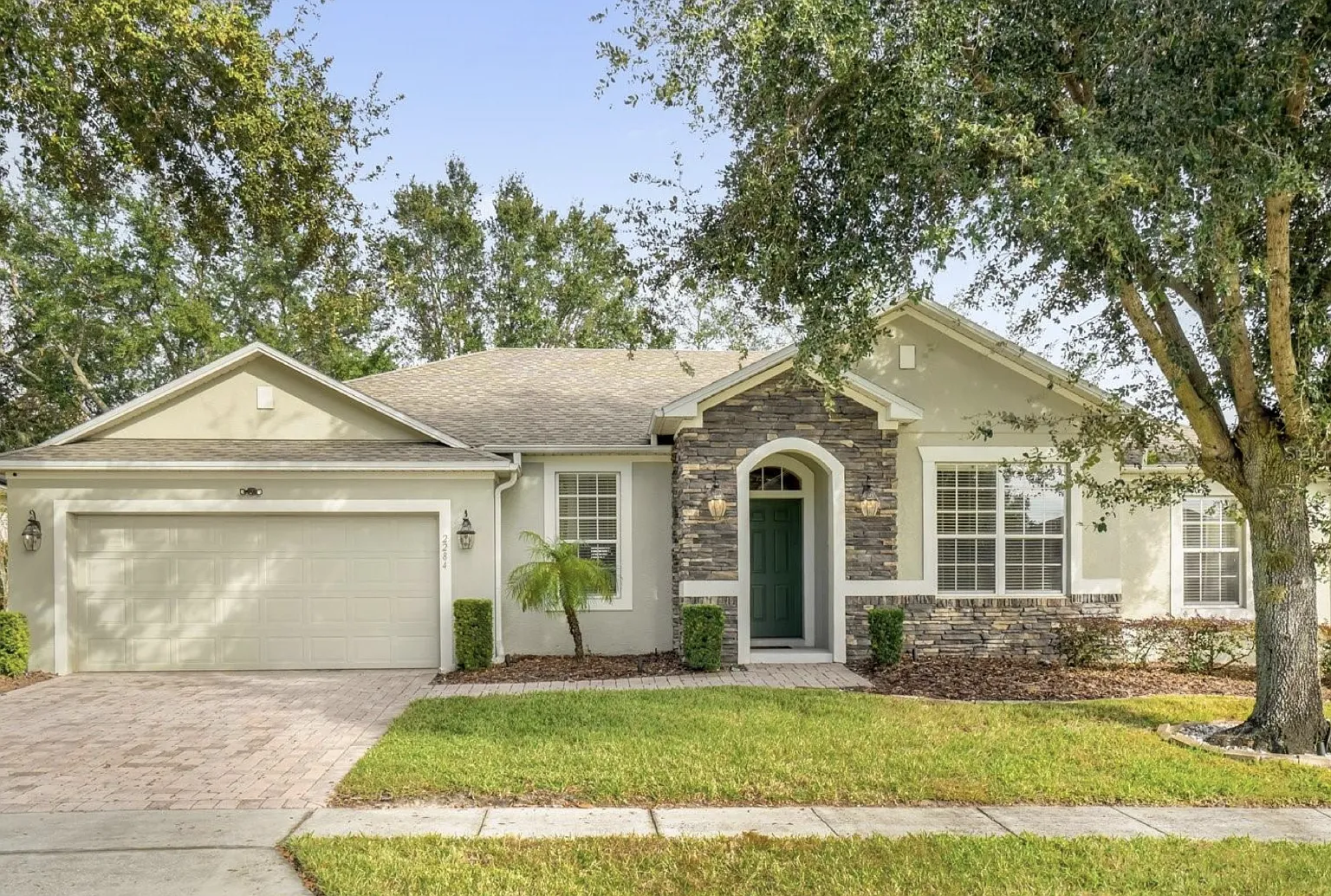 4 bed, 2.0 bath, 2170 sqft, $2,700 — Photo 1