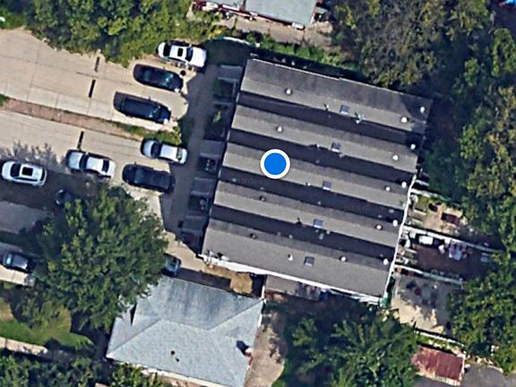 200 foot lot with parking
