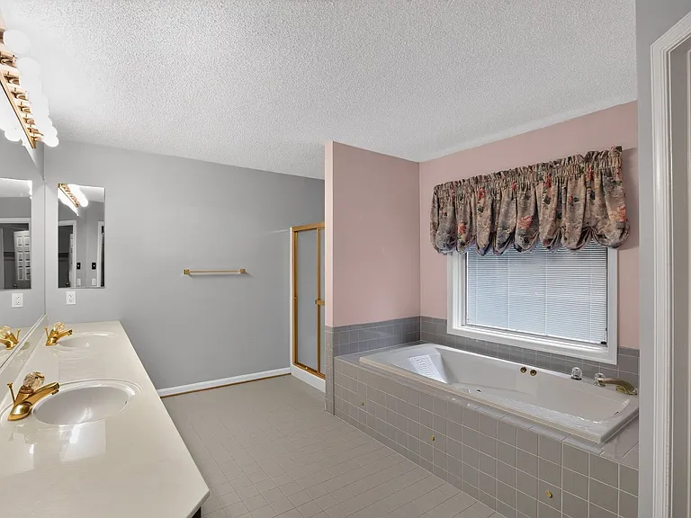 16801 Old Field Ln — Photo 5