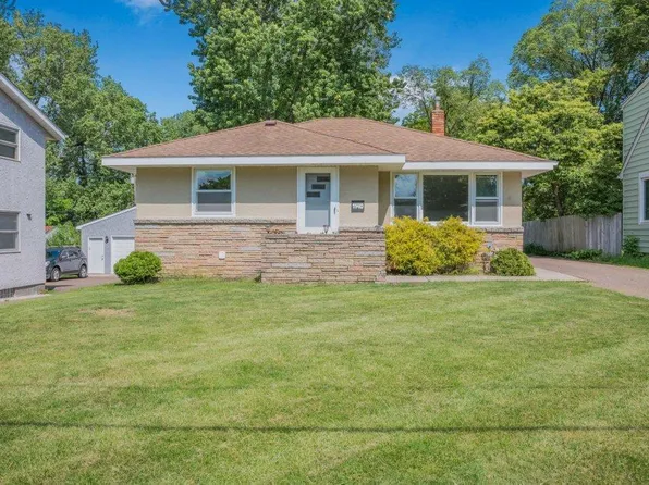 1140 Charlton St, West Saint Paul, MN 55118