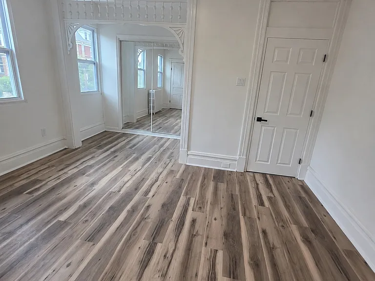 155 Ormsby Ave — Photo 9