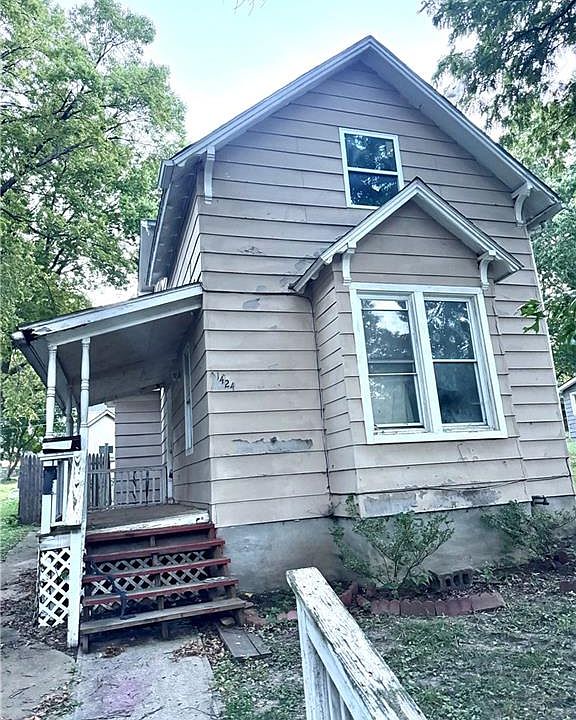 1st image of 1424 6th Ave
