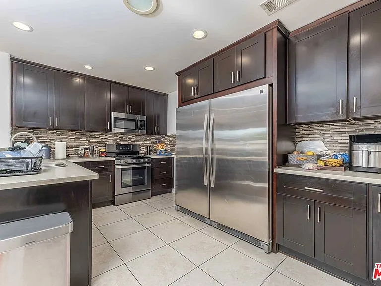 5515 Longridge Ave — Photo 5