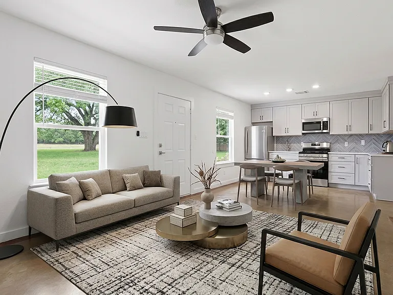 102 Rose Dr #B — Photo 3