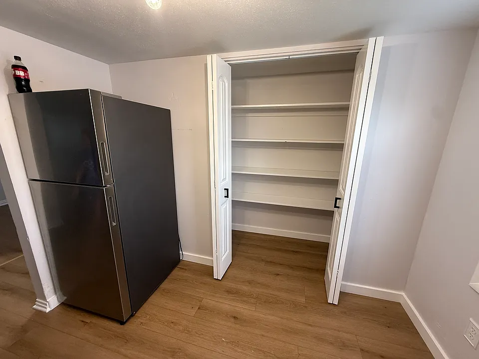 302 N Locust St