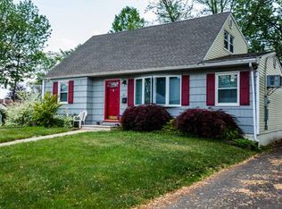 5 Susan Ln, East Brunswick, NJ 08816