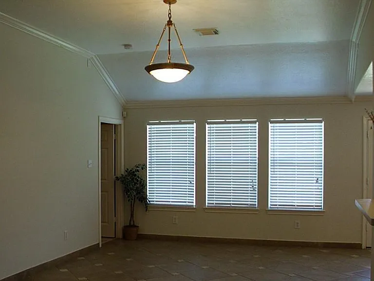 5911 Bradworthy Dr — Photo 5