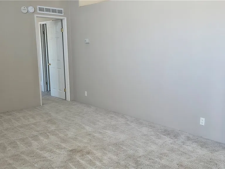 840 E Country Place Rd — Photo 5