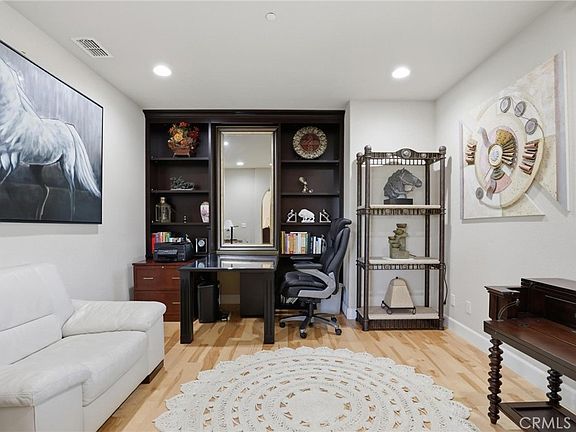 4th image of 5526 Turnberry Dr