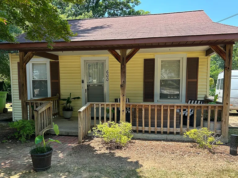 600 Powell Dr — Photo 1