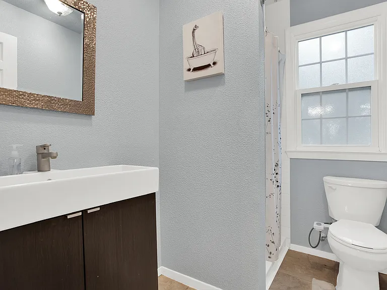 W Gandy St — Photo 19