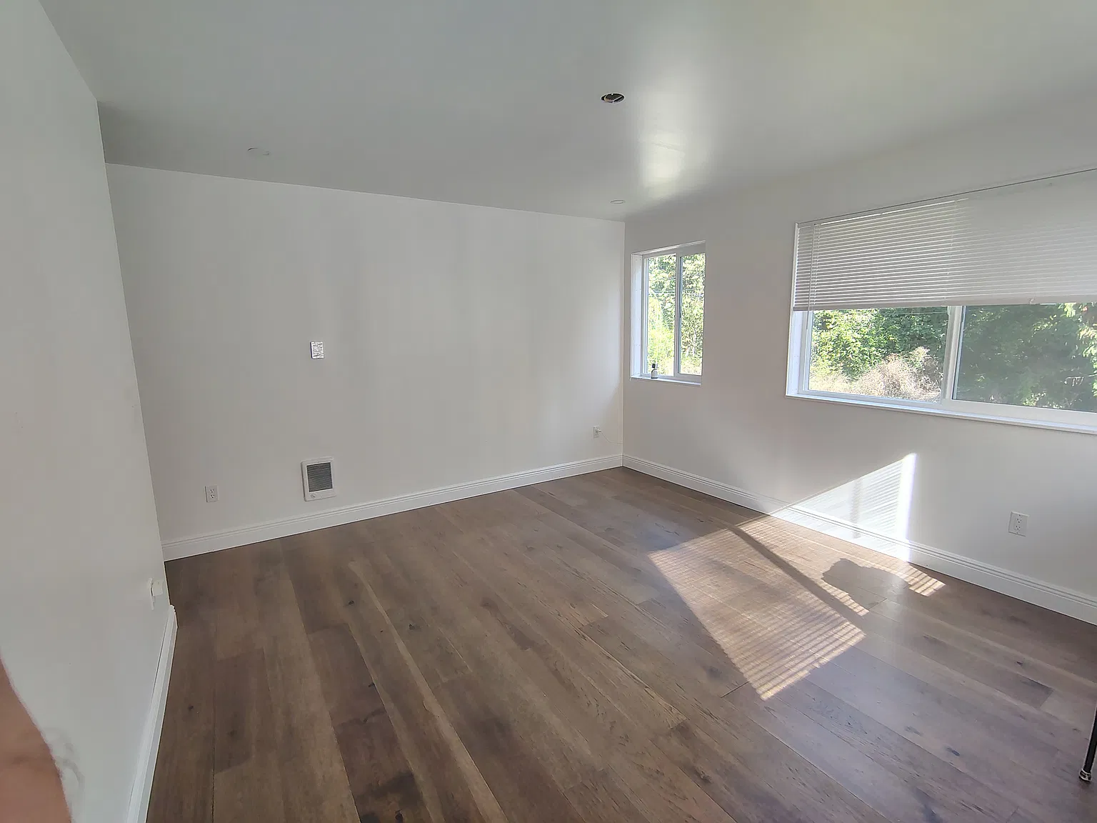 6 bed, 2000 sqft, $4,300 — Photo 3