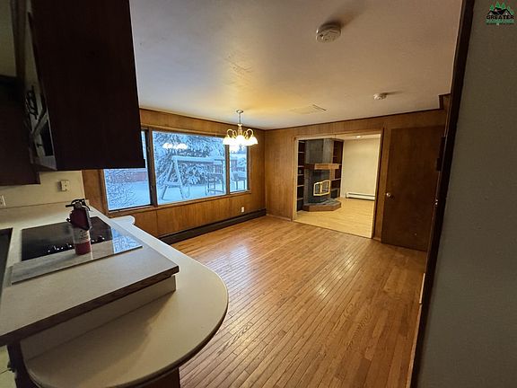4th image of 401 Glacier Ave