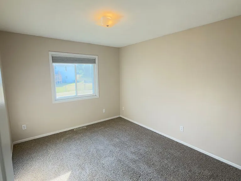 4441 Hillrise Ct NE — Photo 9