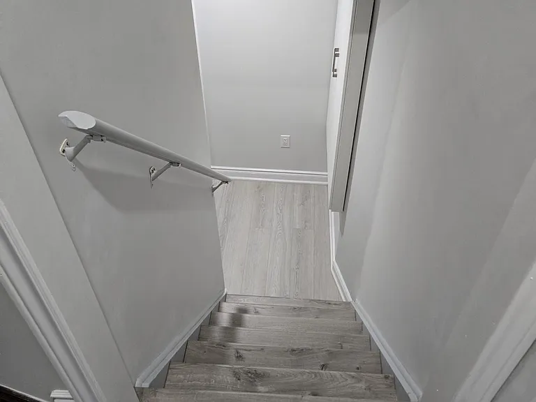 81 Leadenhall Rd #BASEMENT — Photo 2