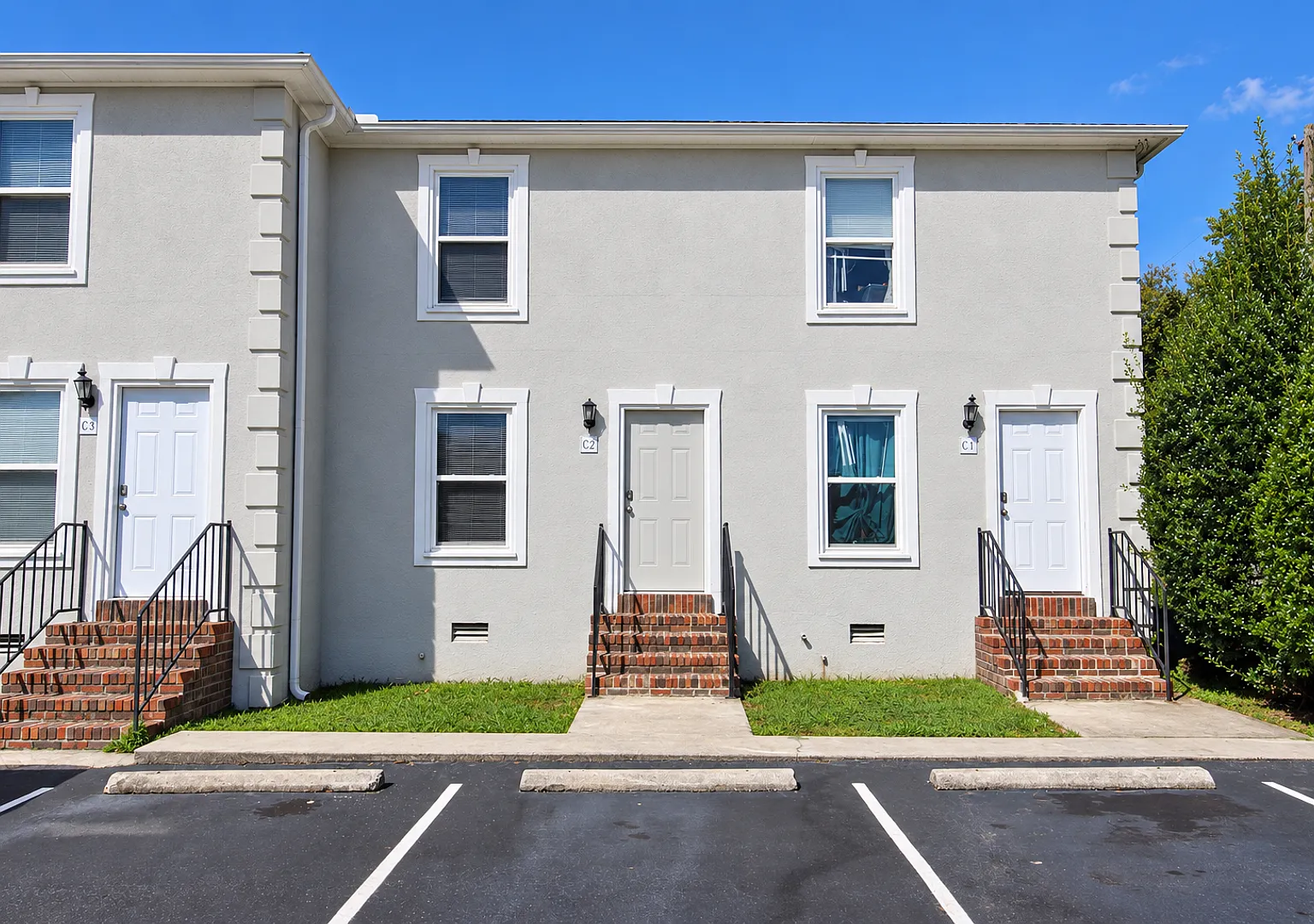 1000 Brown Ave — Photo 1