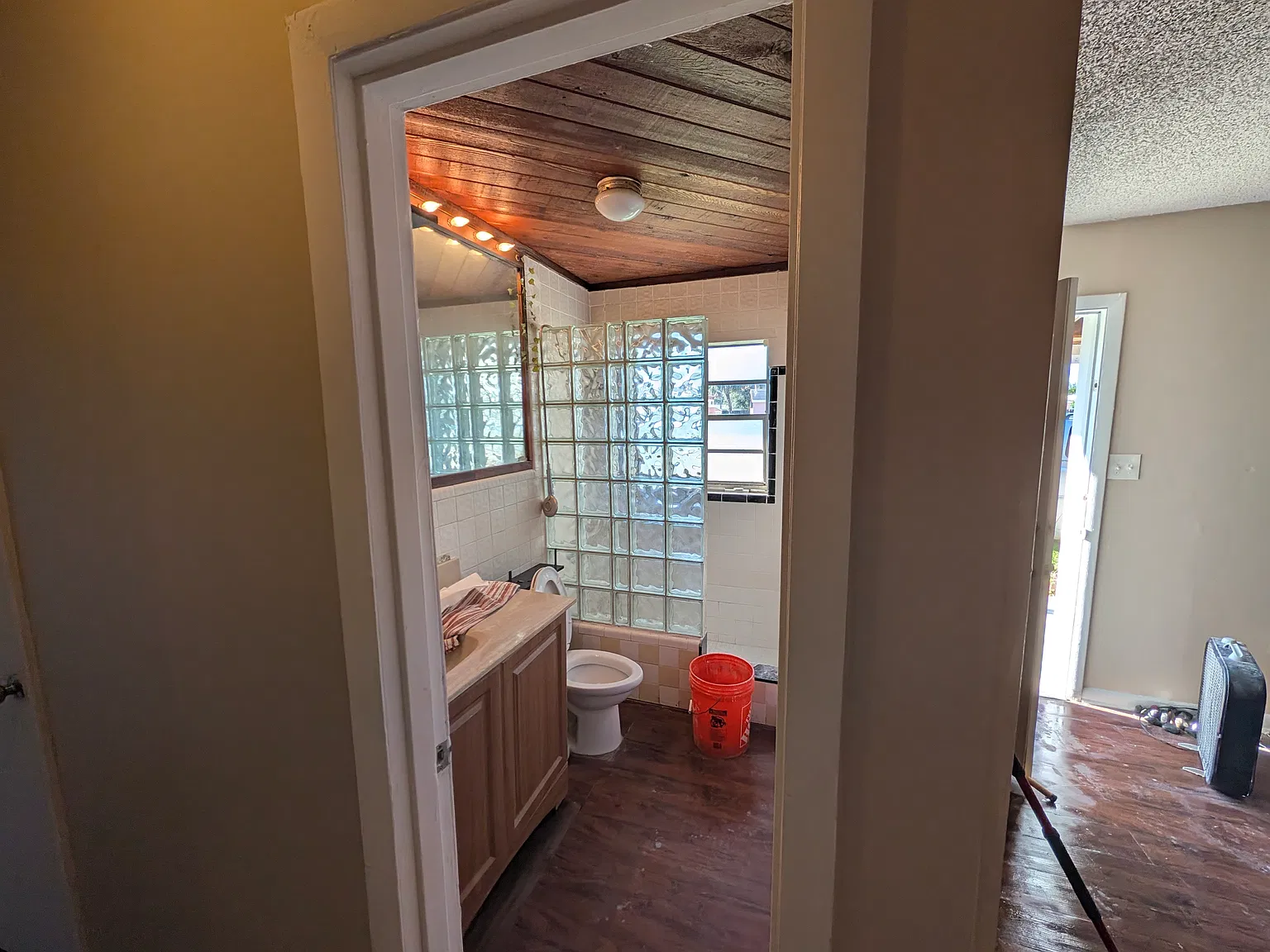 3 bed, 1100 sqft, $1,500 — Photo 4
