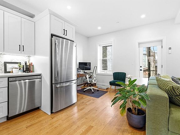 5th image of 120 Bremen St APT 1