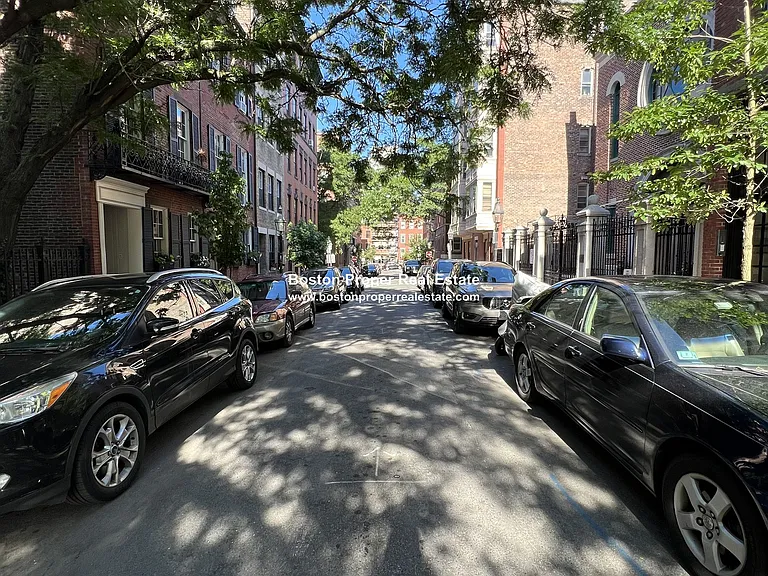 24 Phillips St #4 — Photo 9
