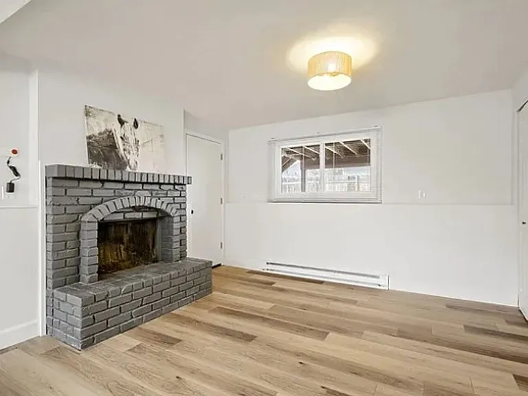 825 Pear St — Photo 13