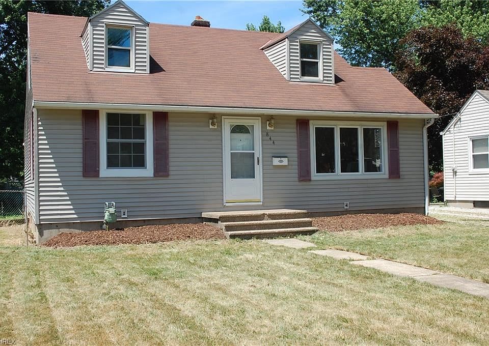 1st image of 844 Warwick Dr