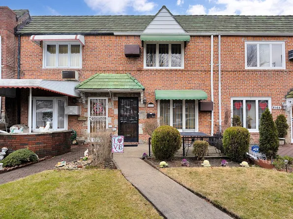 6163 79th St, Middle Village, NY 11379