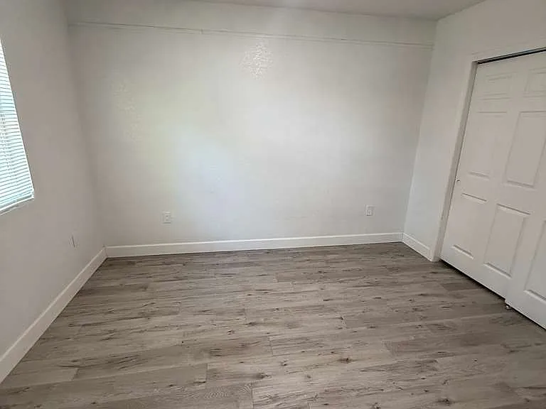 7188 Spring Hill Dr — Photo 4