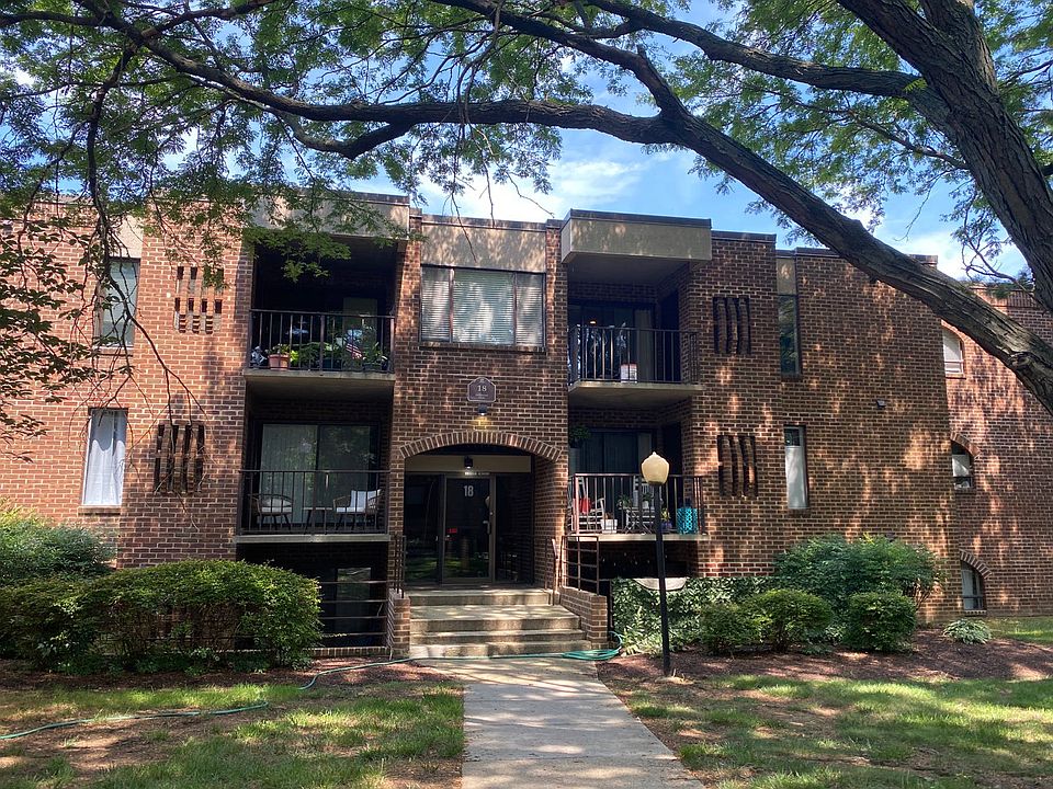 1st image of 18 Silverwood Cir APT 4