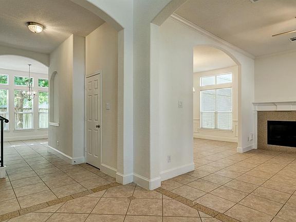 5th image of 11126 Sherwood Garden Dr